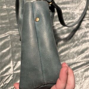 Portland leather good raindrop crossbody in Aqua